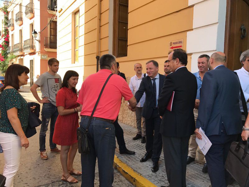 Alcaldes i alcaldesses de la Marina Alta i la Safor es reunixen amb el Delegat del Govern per a abordar la problemàtica de la N332