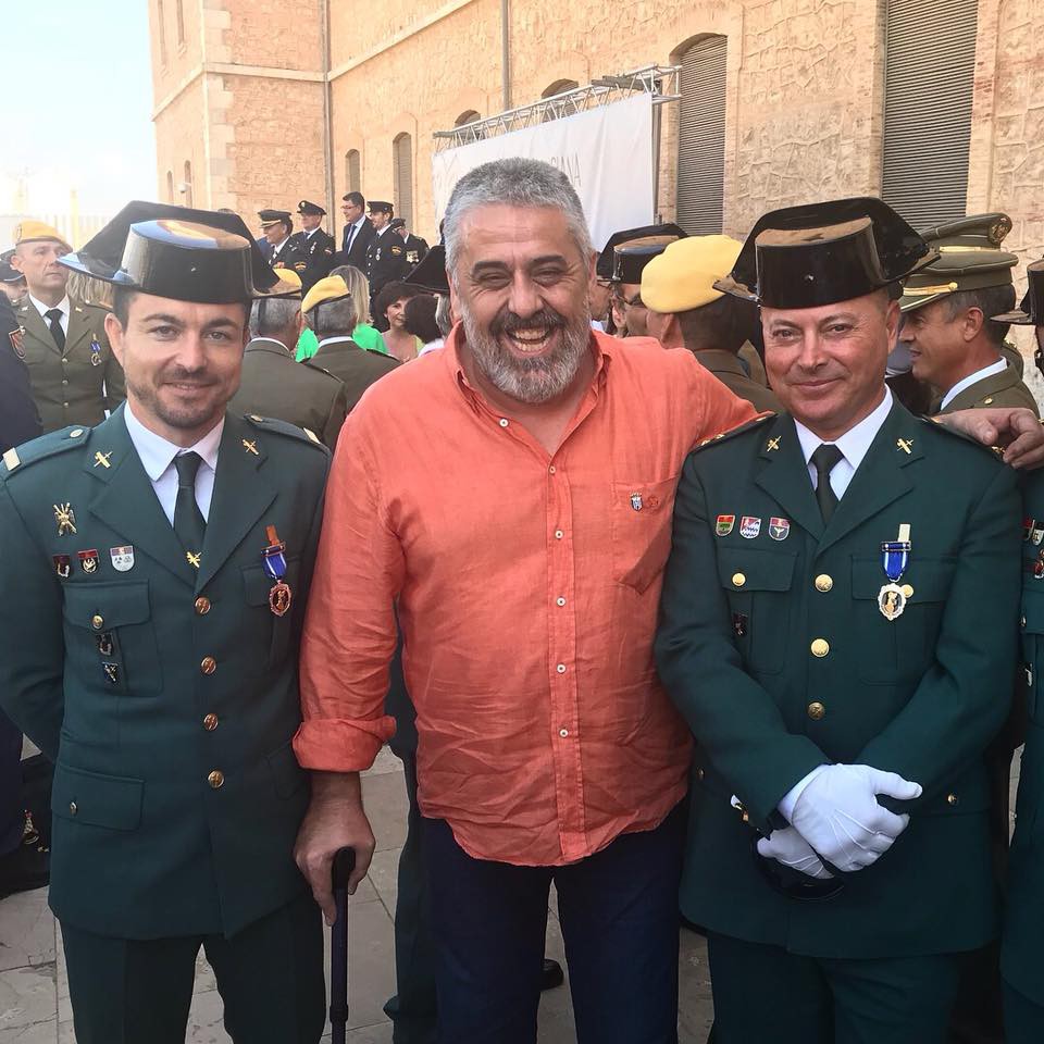 El Consell concedix la condecoració de Plata al mèrit policial al Capità de la Companyia d’Alacant i al Caporal de l’Equip Roca de Calp El Consell concedix la condecoració de Plata al mèrit policial al Capità de la Companyia d’Alacant i al Caporal de l’Equip Roca de Calp