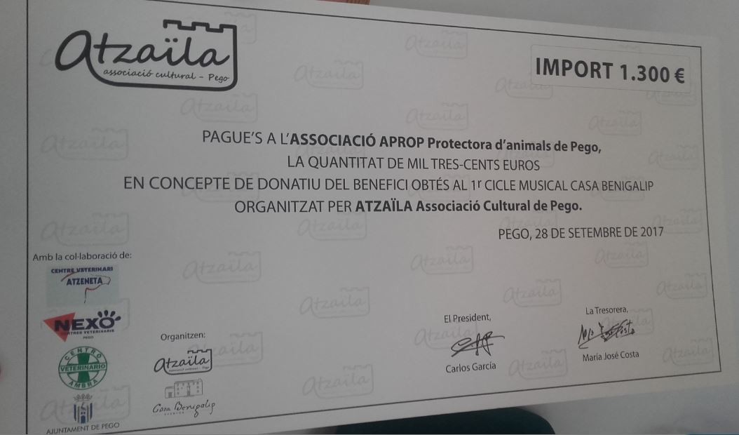 Atzaïla Associació Cultural dóna 1.300 euros a la protectora APROP