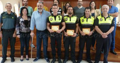 Eloy Pérez, Ángel Abellán i Santiago Montero reben el reconeixement institucional pels seus anys de treball a la policia local de Pego