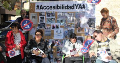 «Accessibilitat ja!» van exigir ahir les associacions de persones amb discapacitat, entre elles la pegolina Obrint Camí