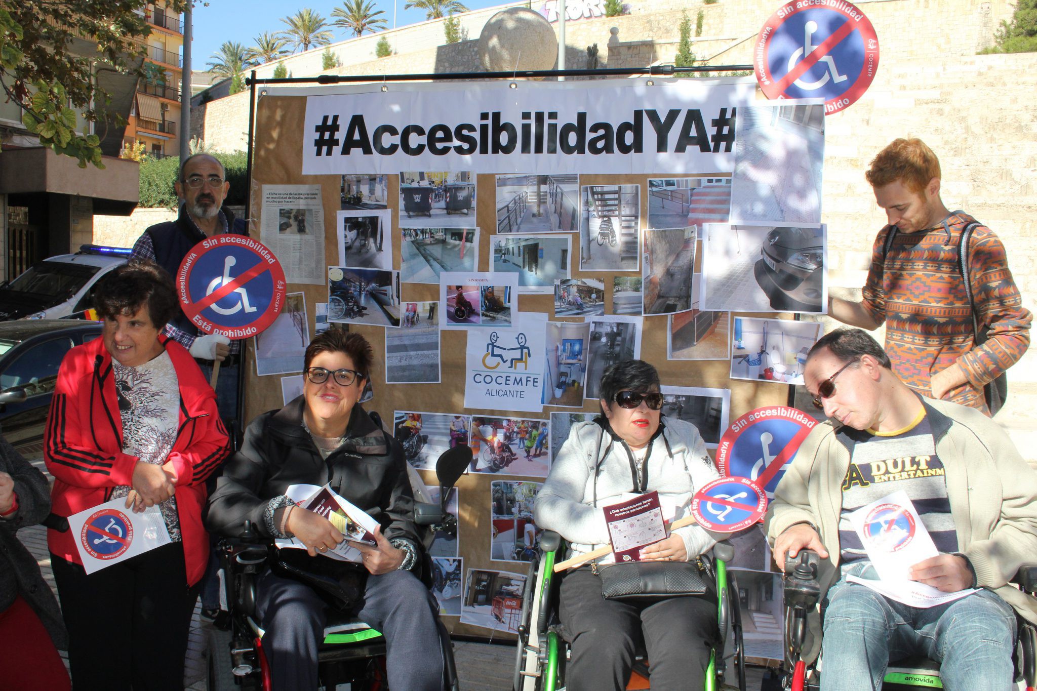 «Accessibilitat ja!» van exigir ahir les associacions de persones amb discapacitat, entre elles la pegolina Obrint Camí