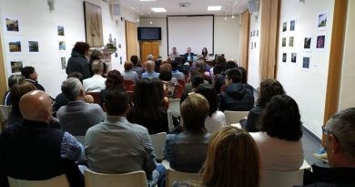 La filà capitana Albardins s’inspira en ‘El Cavall Verd’ per a dissenyar el seu boato
