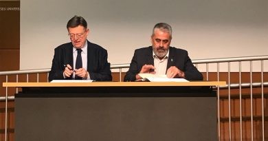El president de la Generalitat i l’alcalde de Pego signen l’ajuda del Fons FEDER per a posar en valor el Castell d’Ambra