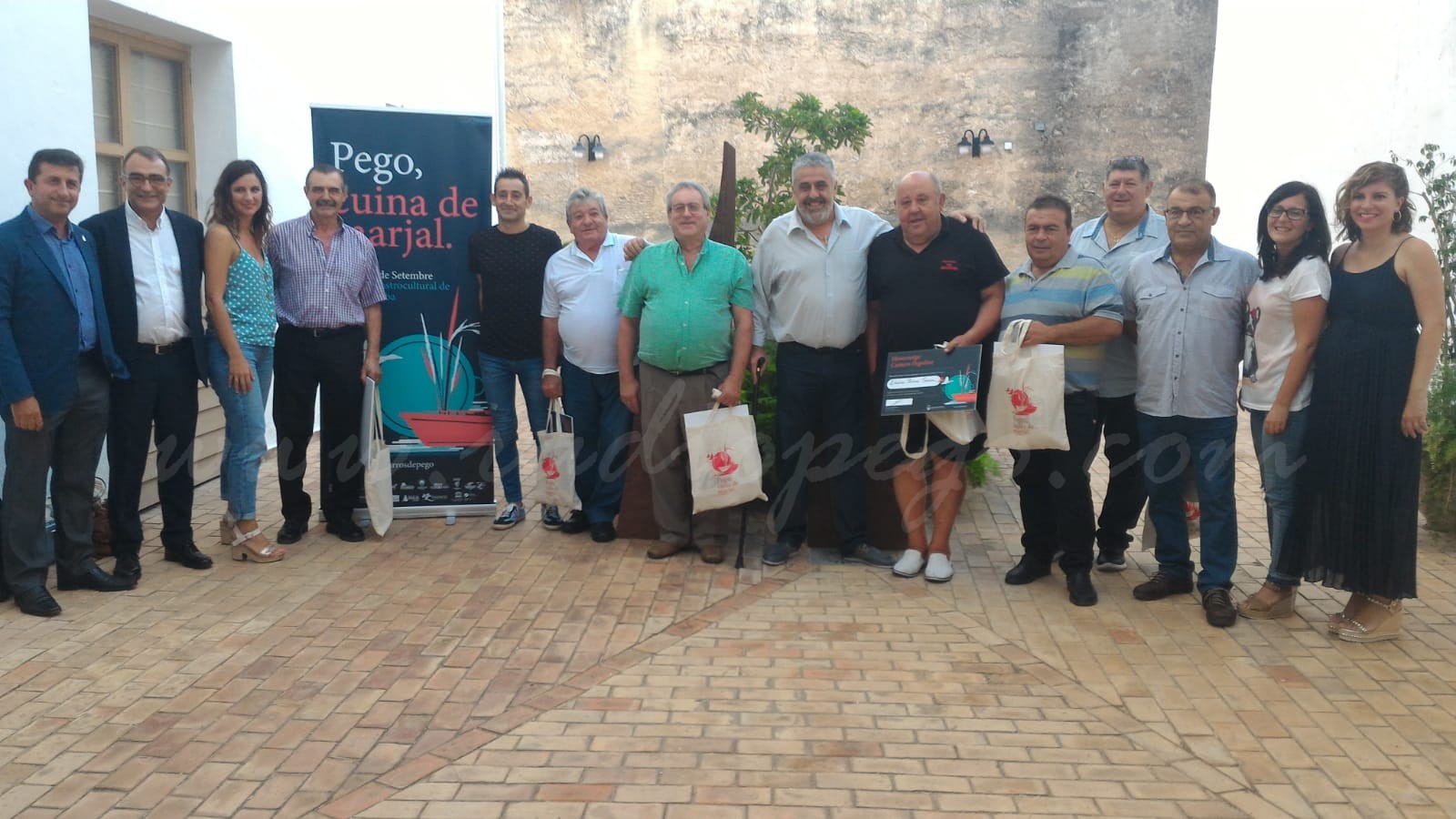 ‘Pego, cuina de marjal’ reconeix la trajectòria de 7 veterans cuiners de la localitat