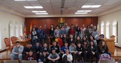 Estudiants del Sant Antoni han assistit al ple i plantejat preguntes a la corporació