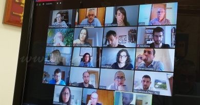 Controvèrsia, acords i un minut de silenci en el plenari de maig
