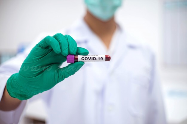 Professionals de la sanitat treballen per a la detecció precoç i el rastreig dels casos de coronavirus