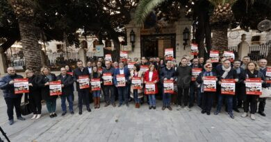 Pego, en la concentració per a exigir a la Diputació que participe en el Fons de Cooperació Municipal