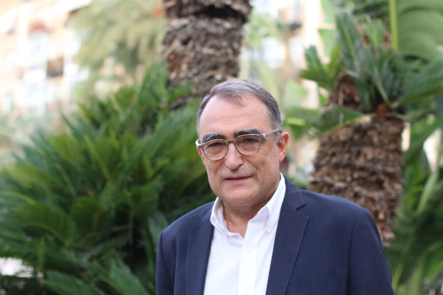 «Prioritzar les tasques de desinfecció i recuperació d’ambients o de condicions adequades de salubritat» és el que confia que es faça en els municipis afectats per la DANA el catedràtic d’Història de la Ciència, Josep Bernabeu