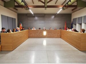 El ple de novembre evidencia la falta de personal administratiu a l’Ajuntament de Pego