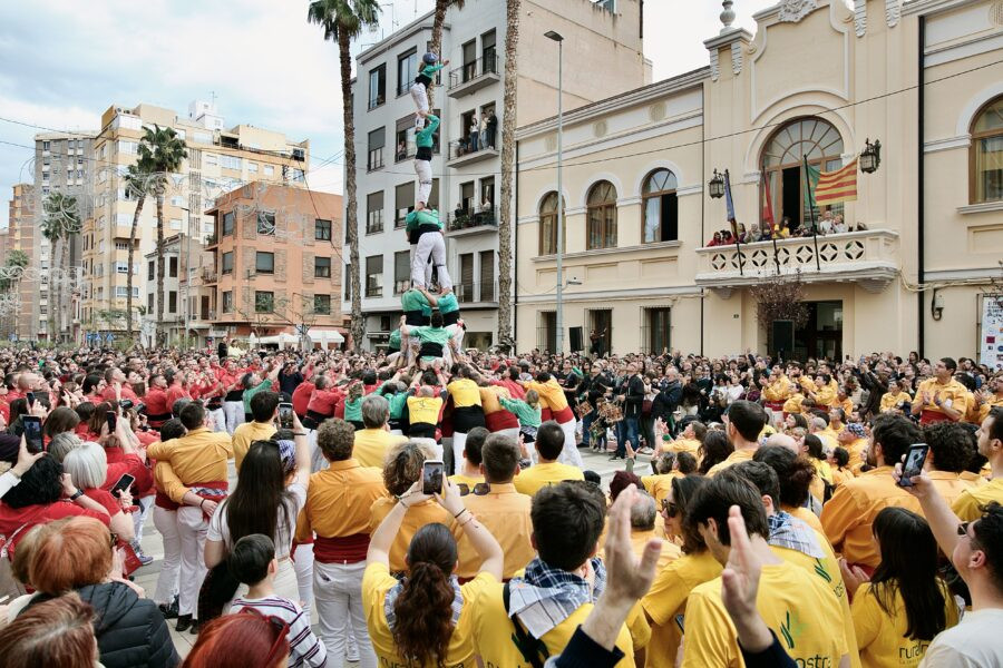 Tres figures de cinc alçades signen el millor inici de temporada de la Muixeranga de la Marina Alta